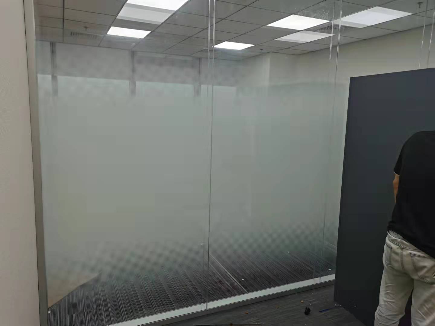 圓點(diǎn)漸變裝飾膜.jpg 圓點(diǎn)漸變裝飾膜.jpg