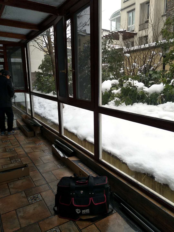 玻璃保溫膜.jpg 玻璃保溫膜.jpg